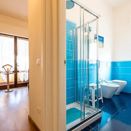 Di Elizabeth * Viareggio