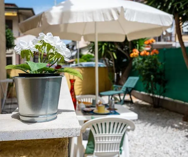 Di Elizabeth アパート *